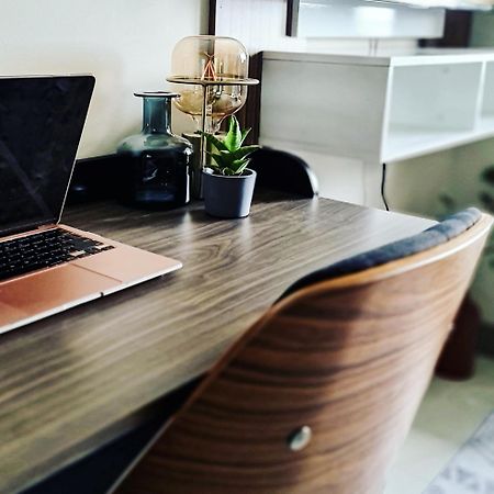 Luxe Bonifacio Global City Taguig Uptown Condo Hotel 1 Bedroom Suite エクステリア 写真