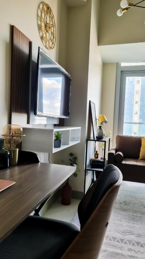 Luxe Bonifacio Global City Taguig Uptown Condo Hotel 1 Bedroom Suite エクステリア 写真