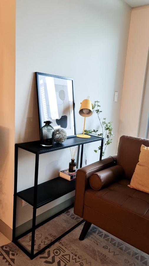 Luxe Bonifacio Global City Taguig Uptown Condo Hotel 1 Bedroom Suite エクステリア 写真