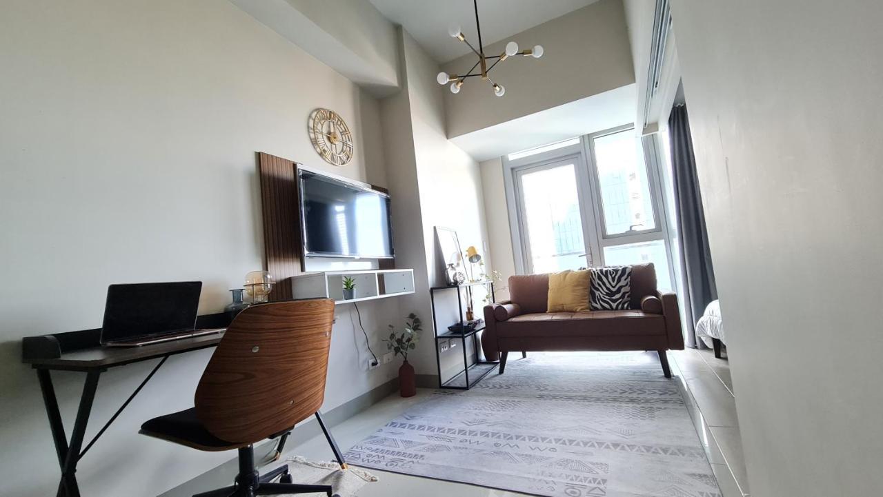 Luxe Bonifacio Global City Taguig Uptown Condo Hotel 1 Bedroom Suite エクステリア 写真