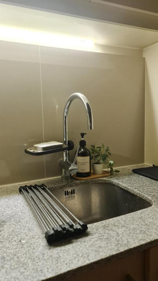 Luxe Bonifacio Global City Taguig Uptown Condo Hotel 1 Bedroom Suite エクステリア 写真