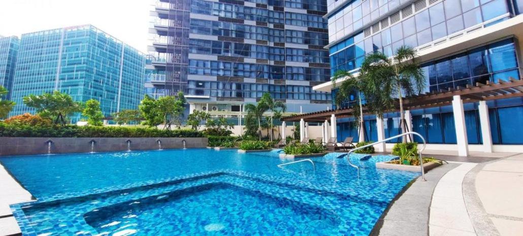 Luxe Bonifacio Global City Taguig Uptown Condo Hotel 1 Bedroom Suite エクステリア 写真
