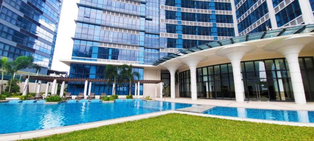 Luxe Bonifacio Global City Taguig Uptown Condo Hotel 1 Bedroom Suite エクステリア 写真